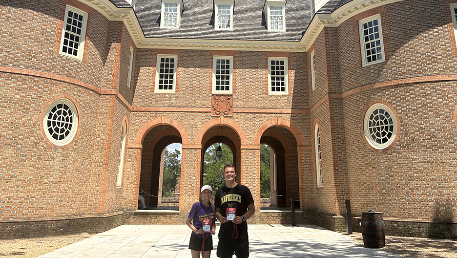 Male and female students at Colonial Williamsburg